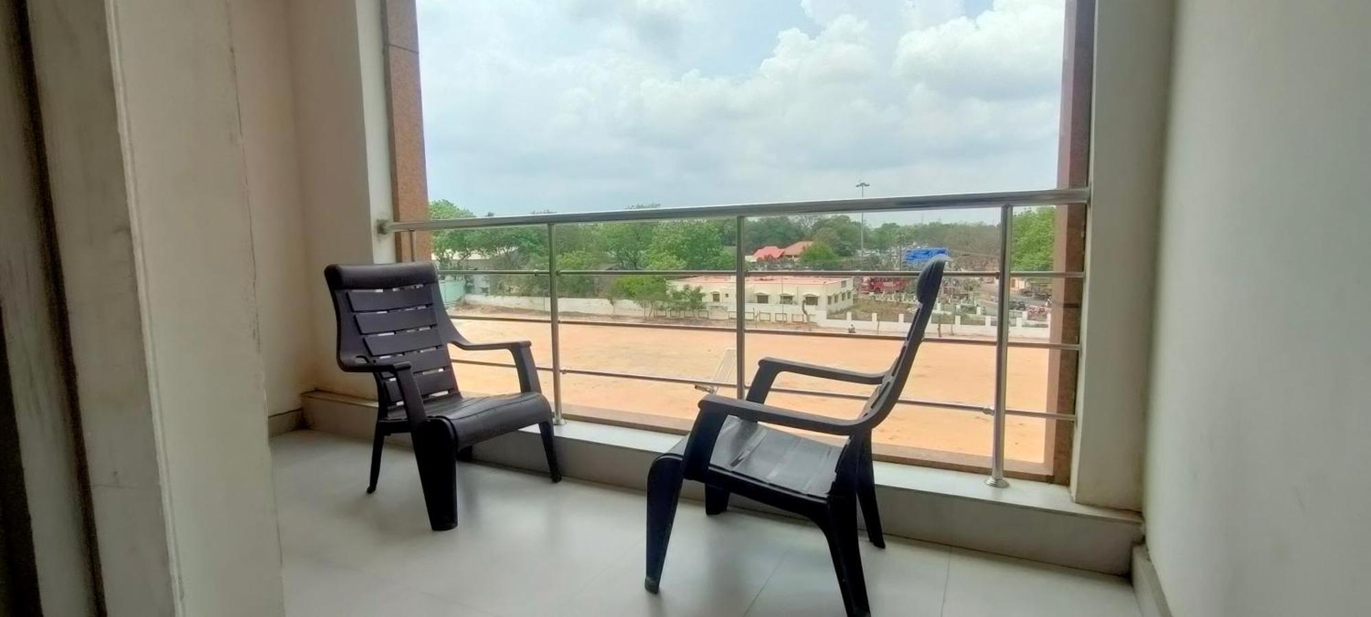 Srirathna Temple View Inn Tańdźawur Zewnętrze zdjęcie