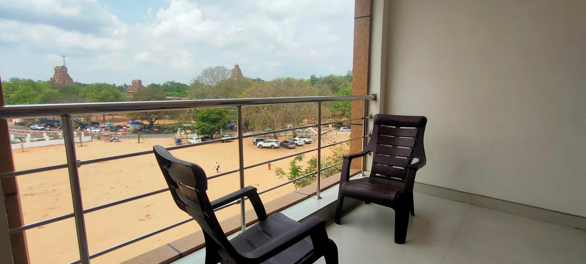Srirathna Temple View Inn Tańdźawur Zewnętrze zdjęcie